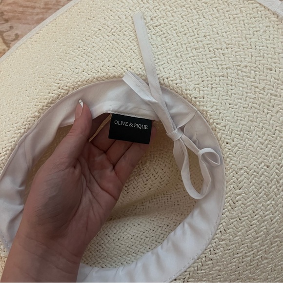 Free People x Olive and Pique Emma straw hat (Some flaws!!) - Picture 7 of 11